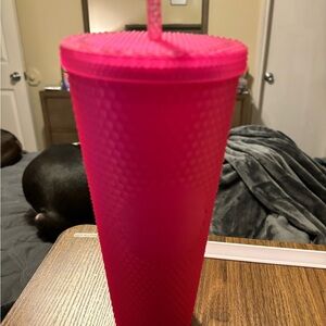 Hot pink venti Starbucks cup